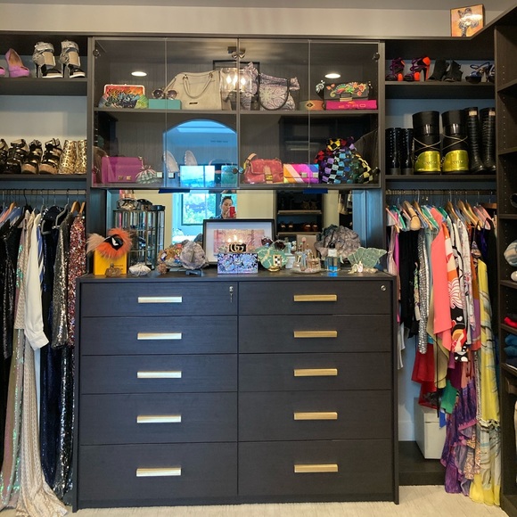 Meet your Posher, Jenn - Picture 2 of 6